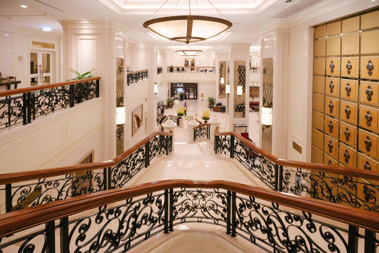 Grande Centre Point Hotel Ratchadamri Банкок Екстериор снимка The lobby of the hotel